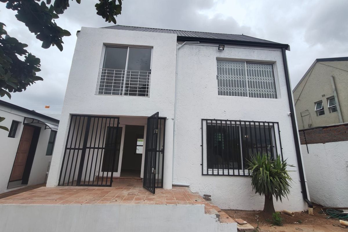 House To Rent in Westdene - Photo 2