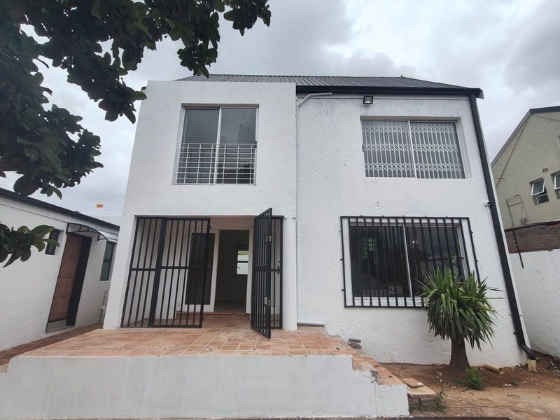 House To Rent in Westdene - Photo 1