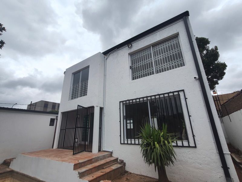 House To Rent in Westdene - Photo 3