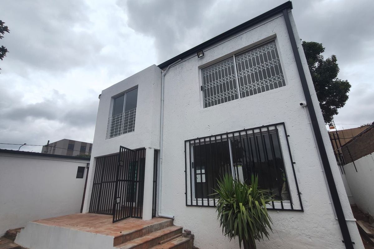 House To Rent in Westdene - Photo 3