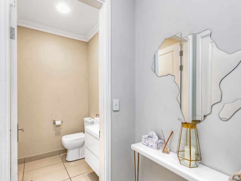 House To Rent in Bryanston - Photo 10