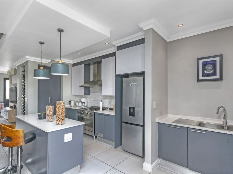 House To Rent in Bryanston - Photo 4