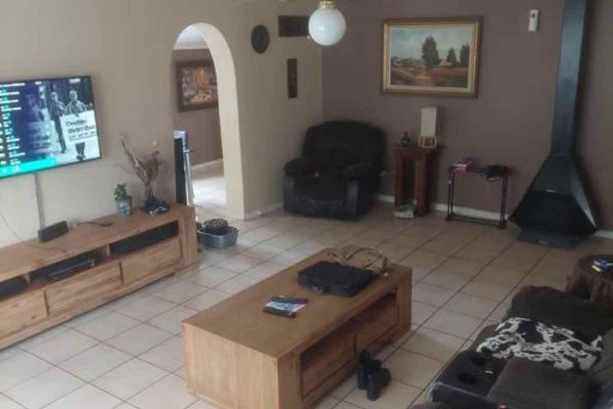 House To Rent in Witpoortjie - Photo 5