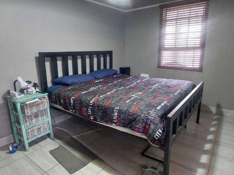 House For Sale in Beaconsfield - Photo 8