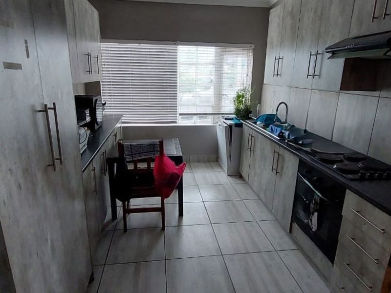 House For Sale in Beaconsfield - Photo 6