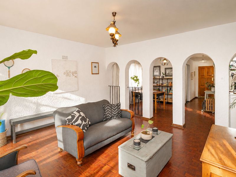 Townhouse For Sale in Linden - Photo 7
