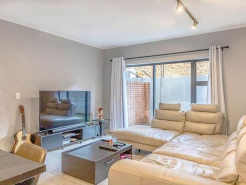 House To Rent in Sharonlea - Photo 3