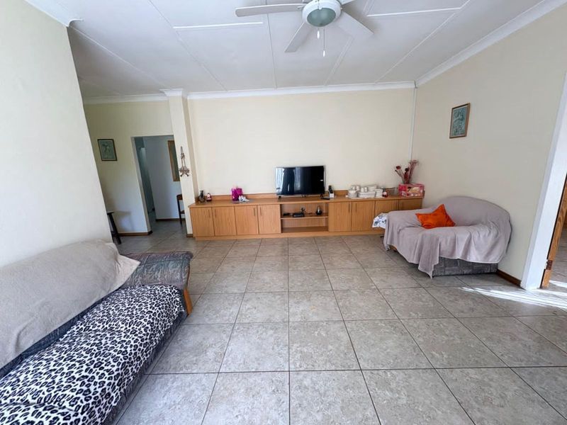 House For Sale in Verwoerdpark - Photo 5