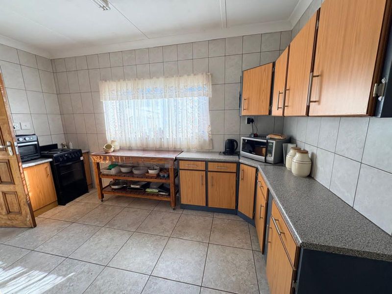 House For Sale in Verwoerdpark - Photo 6