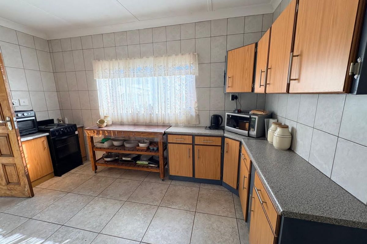 House For Sale in Verwoerdpark - Photo 5