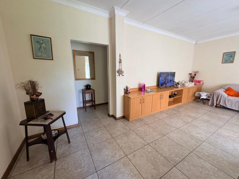 House For Sale in Verwoerdpark - Photo 3