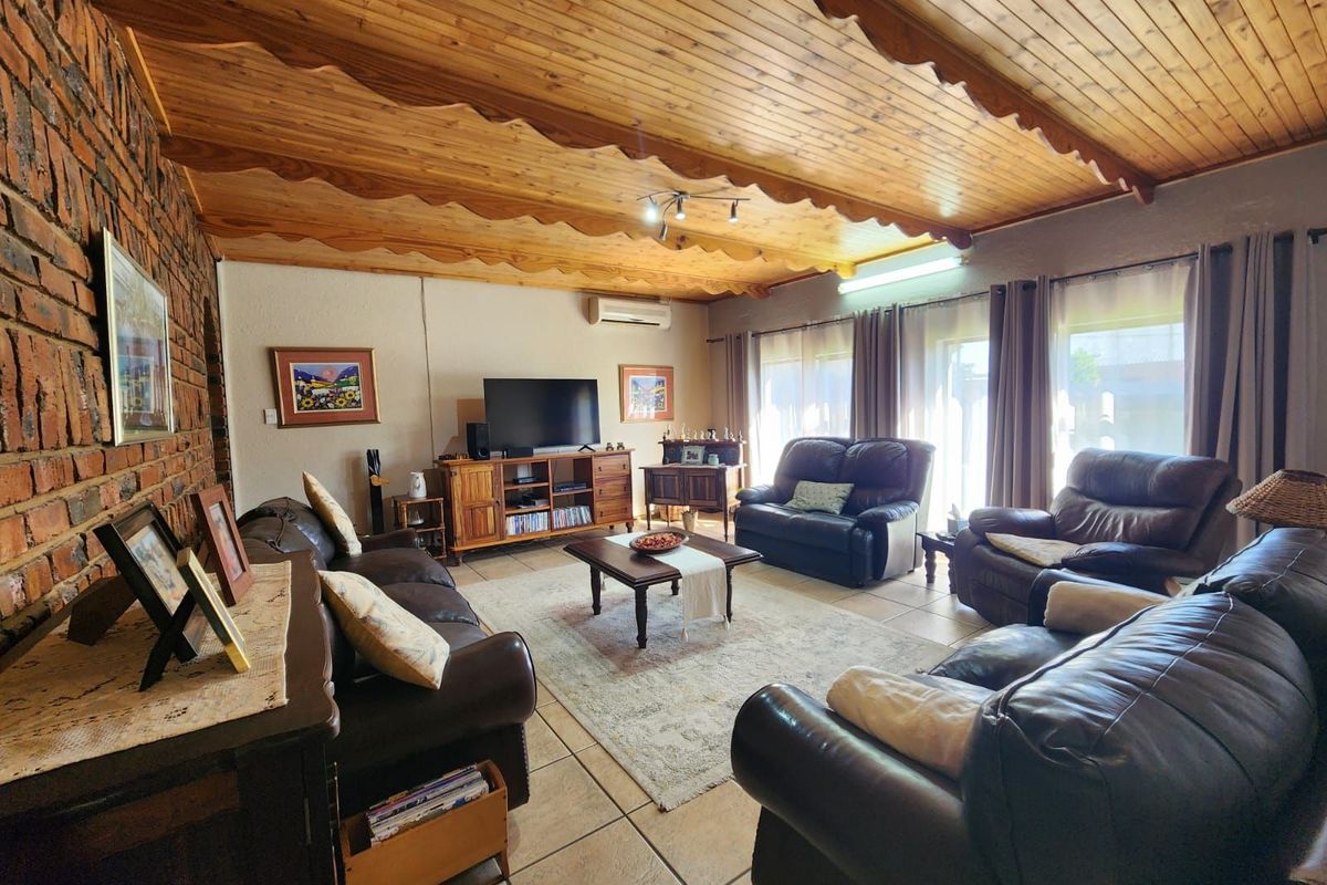 House For Sale in Carters Glen - Photo 2
