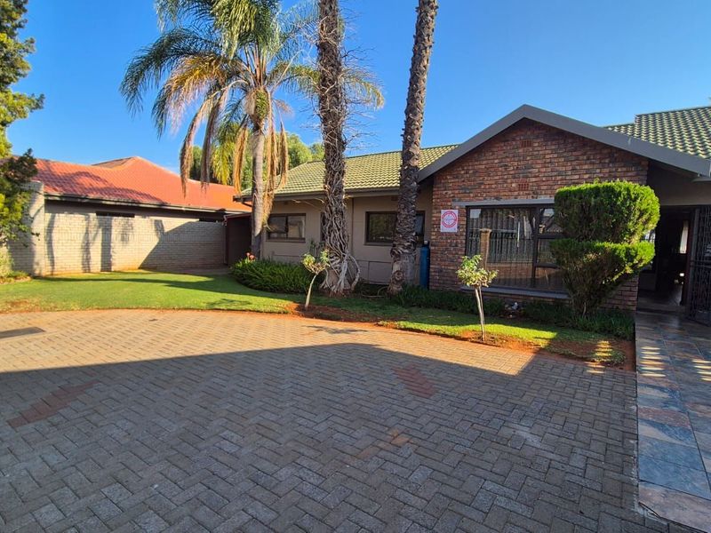 House For Sale in Carters Glen - Photo 1