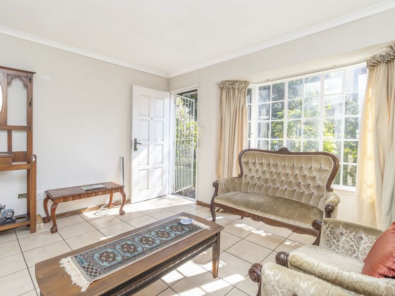 Townhouse For Sale in Wilgeheuwel - Photo 3