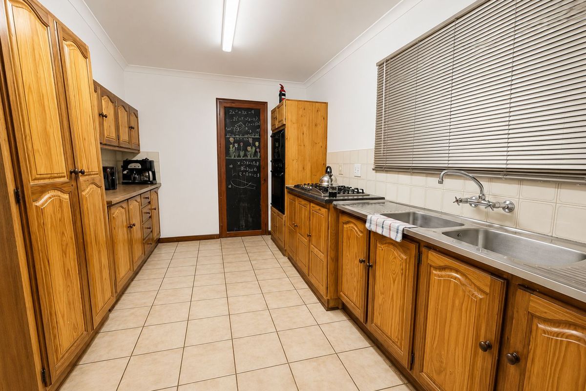 House For Sale in Secunda Central - Photo 4