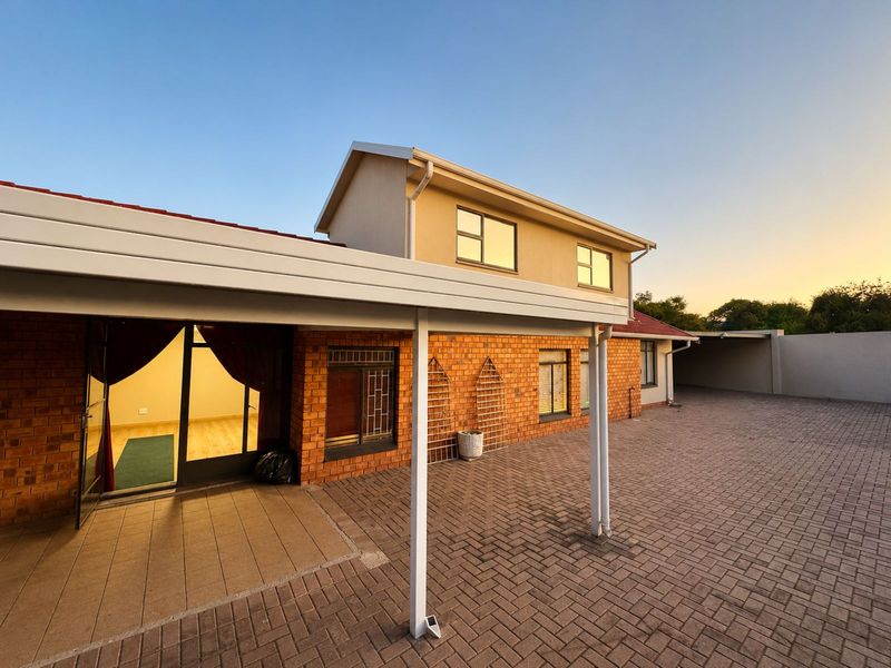 House For Sale in Secunda Central - Photo 1