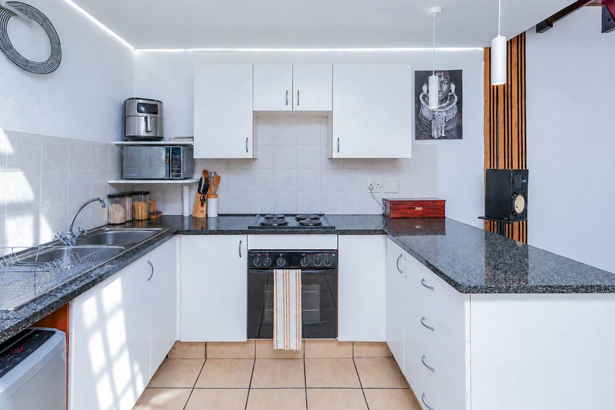 Apartment For Sale in Cresta - Photo 4