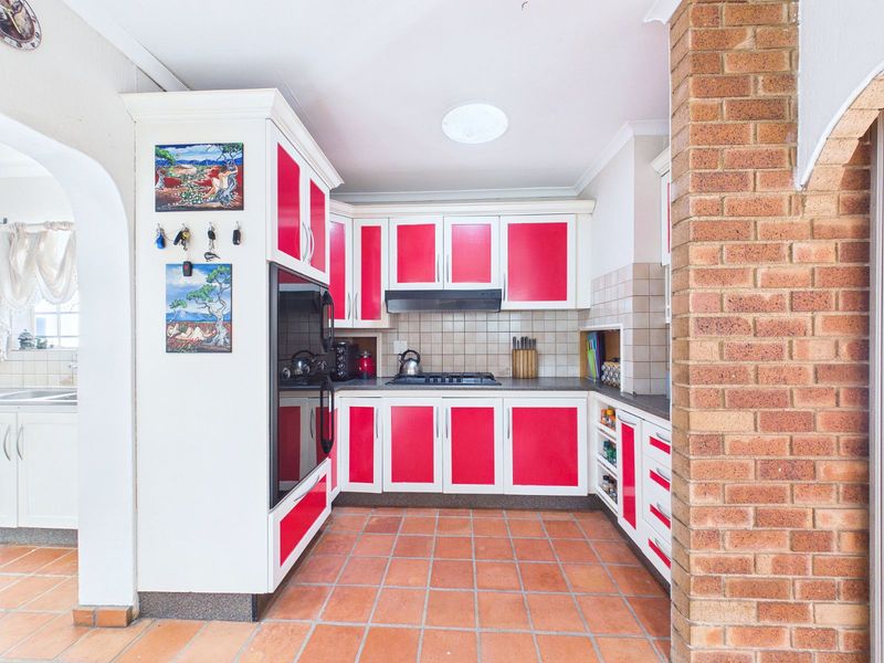 House For Sale in Northcliff - Photo 8