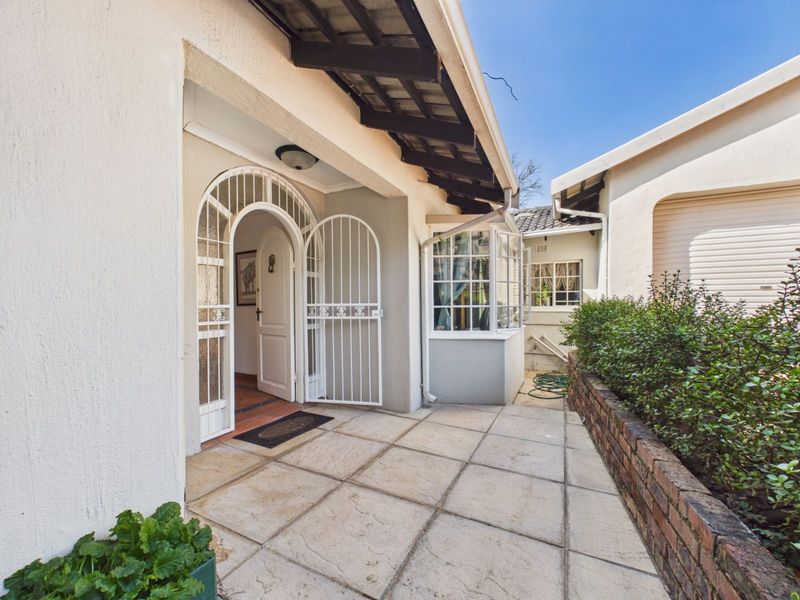 House For Sale in Northcliff - Photo 2