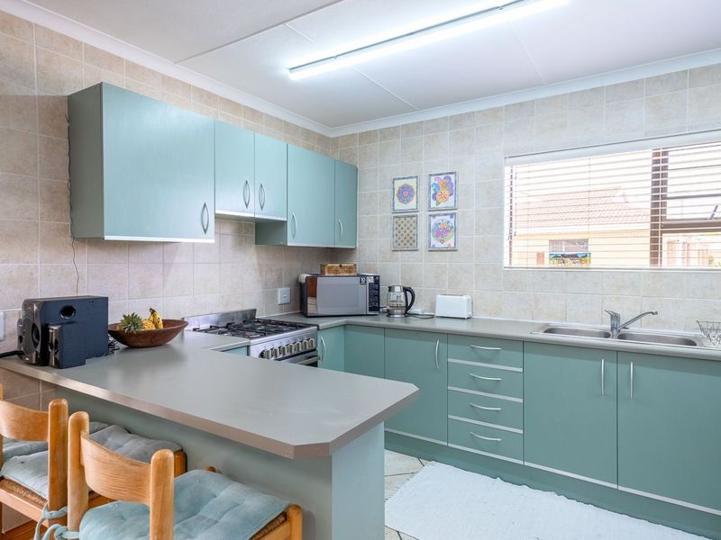 House For Sale in George East - Photo 10