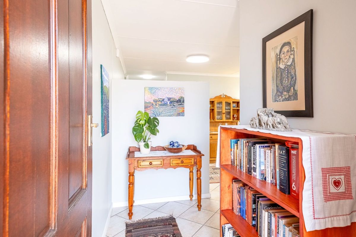 House For Sale in George East - Photo 4