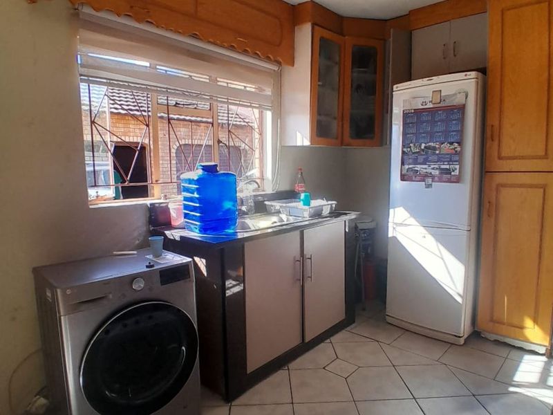 House For Sale in Hammanskraal Central - Photo 6