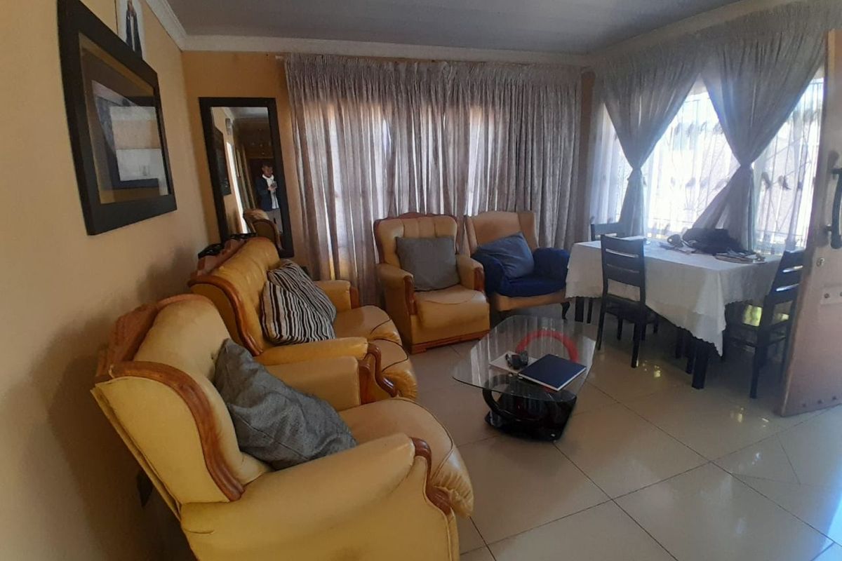 House For Sale in Hammanskraal Central - Photo 5