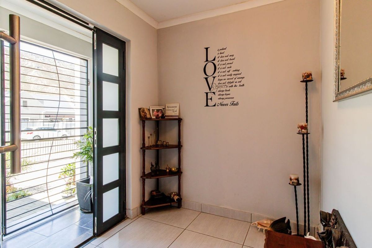 House For Sale in Admirals Park - Photo 4