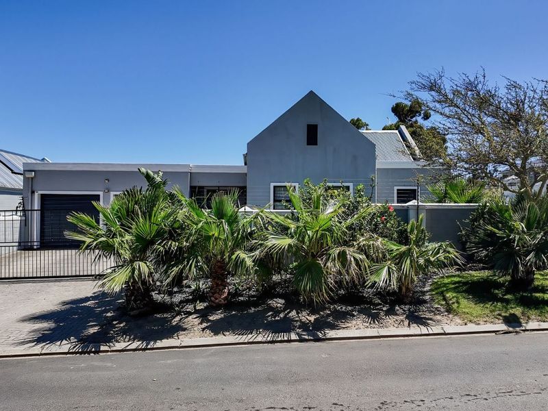 House For Sale in Admirals Park - Photo 2