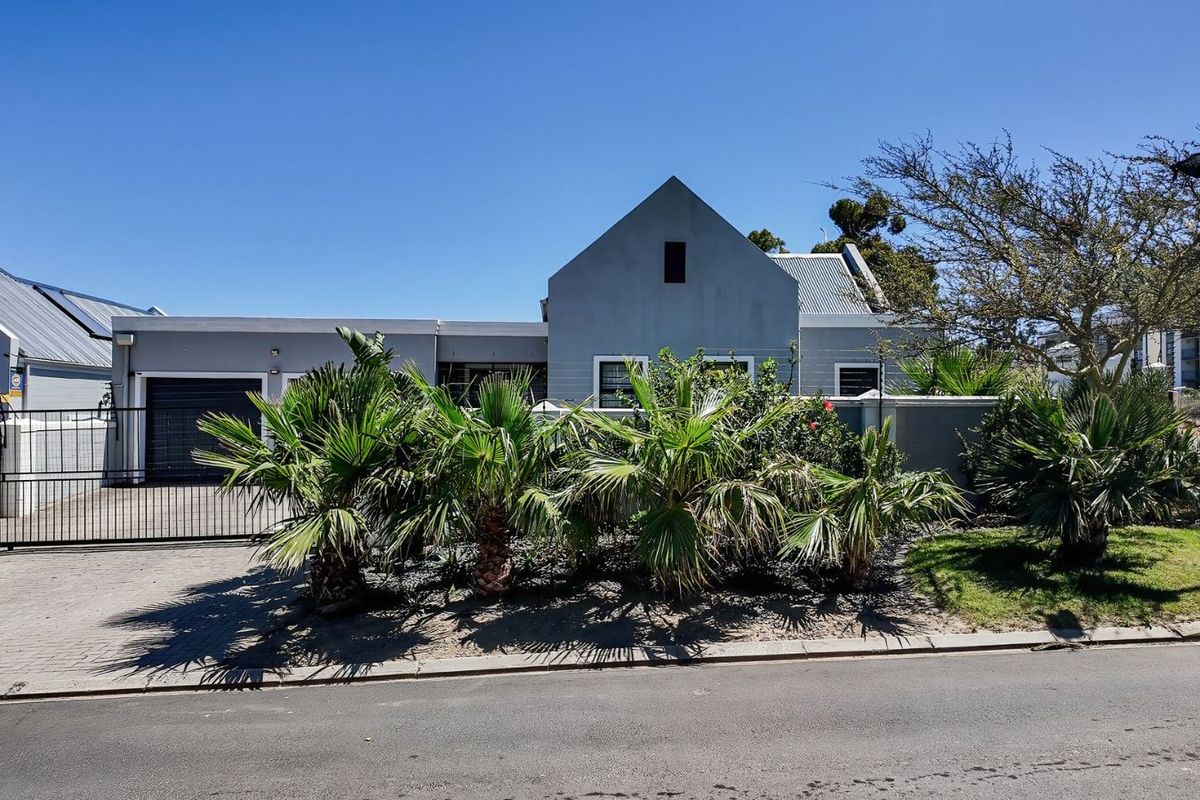 House For Sale in Admirals Park - Photo 2