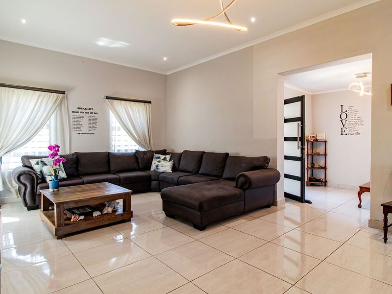 House For Sale in Admirals Park - Photo 8