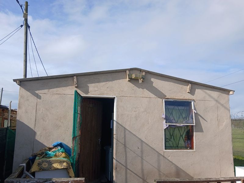 House For Sale in Kwanonqaba - Photo 4