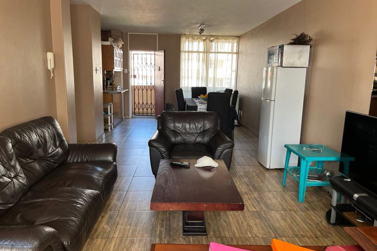Apartment For Sale in Sunnyside - Photo 4