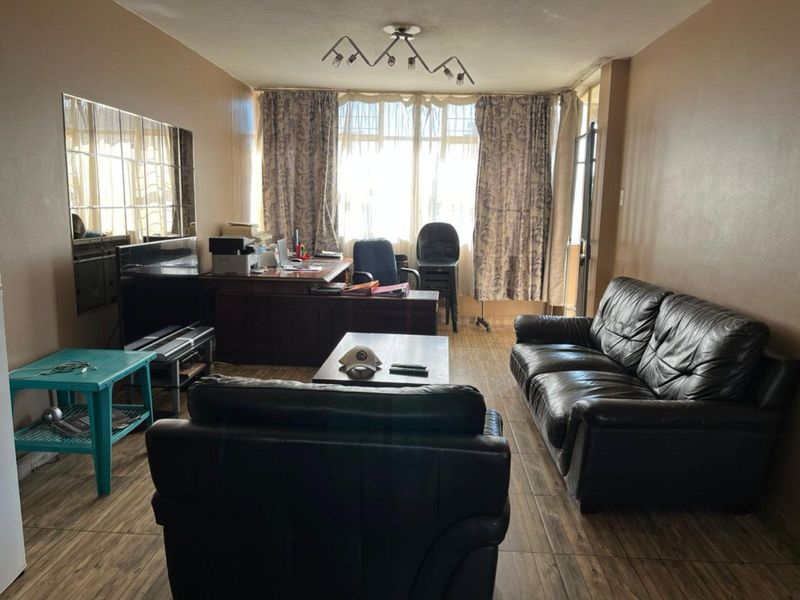 Apartment For Sale in Sunnyside - Photo 9