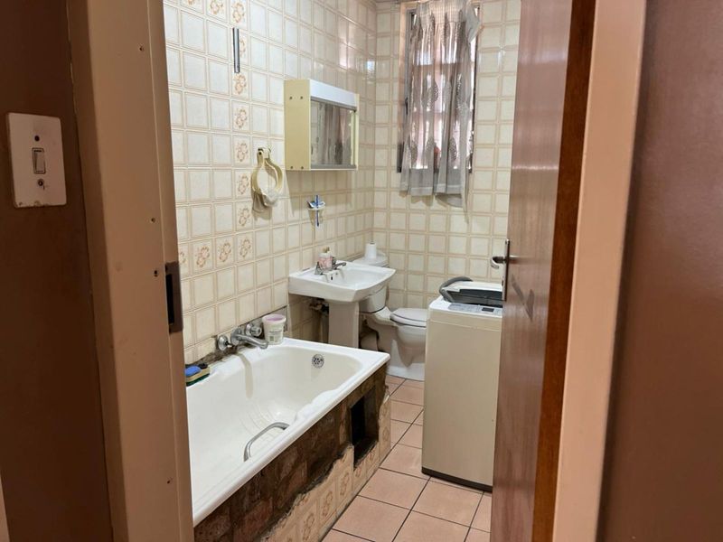 Apartment For Sale in Sunnyside - Photo 8
