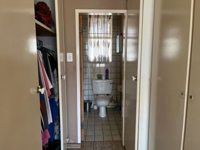 Apartment For Sale in Sunnyside - Photo 5