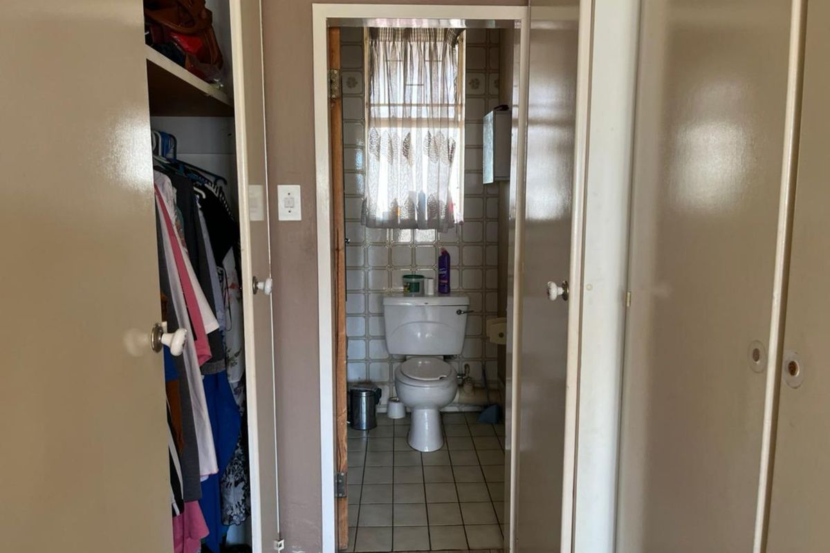 Apartment For Sale in Sunnyside - Photo 5