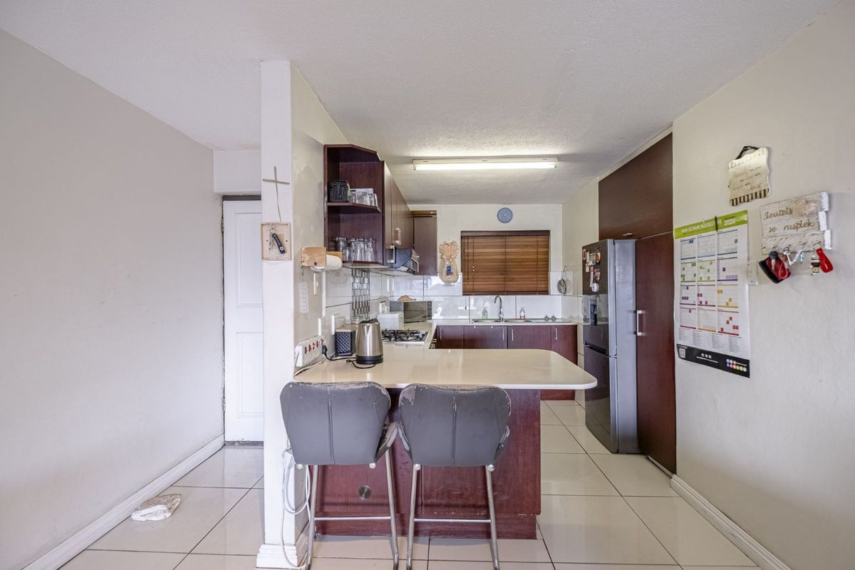 House For Sale in South End - Photo 5