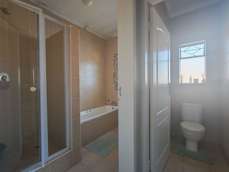House For Sale in Glenhurd - Photo 9