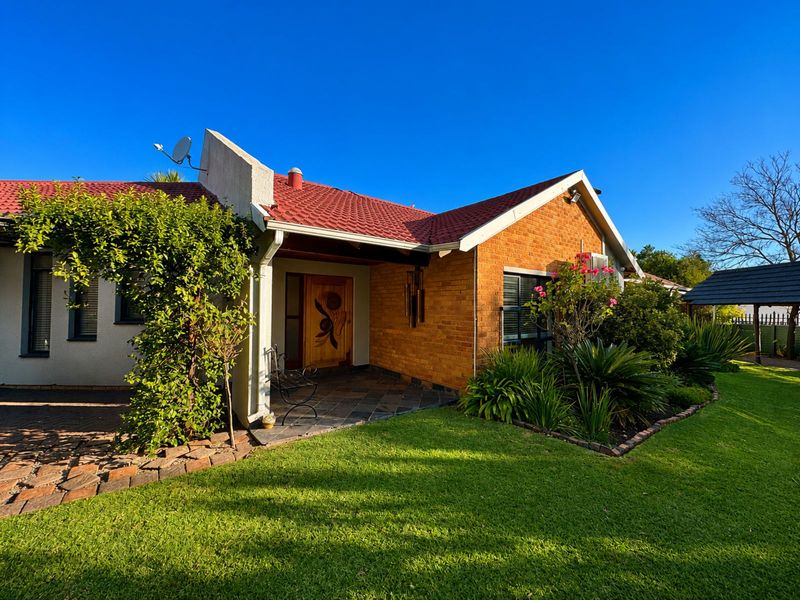 House For Sale in Secunda Central - Photo 2