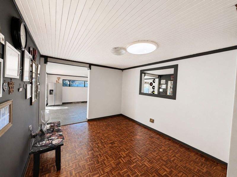 House For Sale in Secunda Central - Photo 5