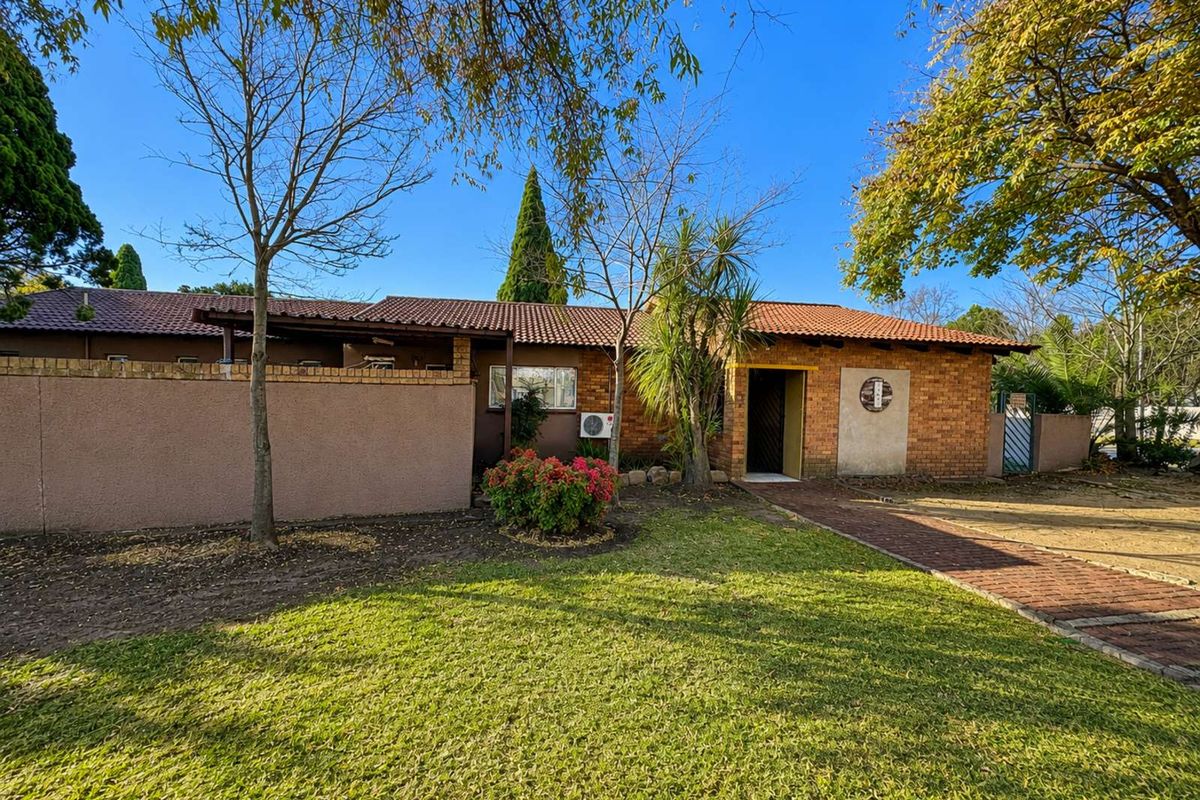 House For Sale in Secunda Central - Photo 2