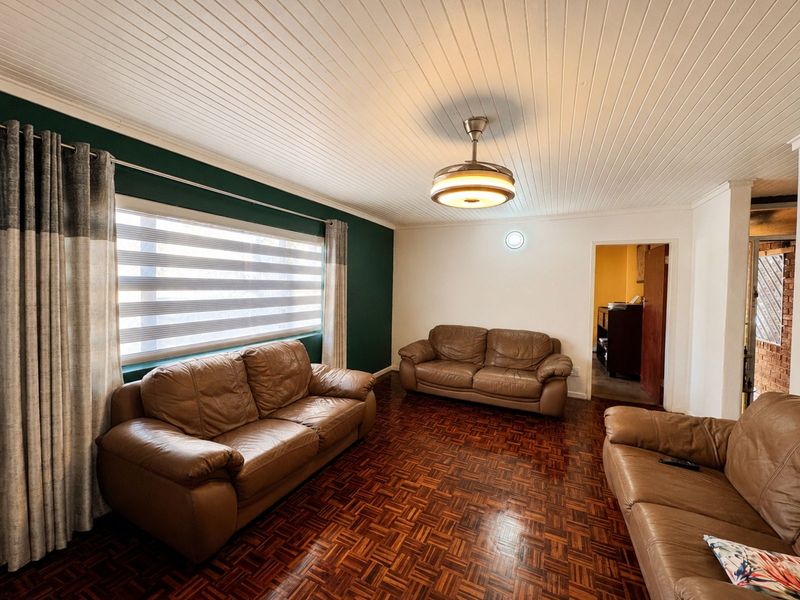 House For Sale in Secunda Central - Photo 4