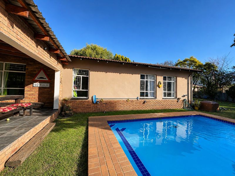 House For Sale in Secunda Central - Photo 1