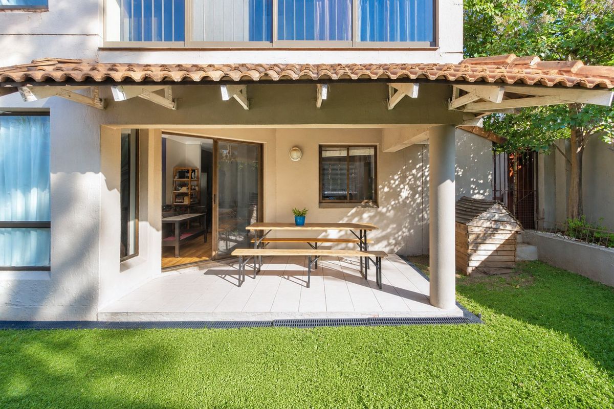 Townhouse For Sale in Magaliessig - Photo 4