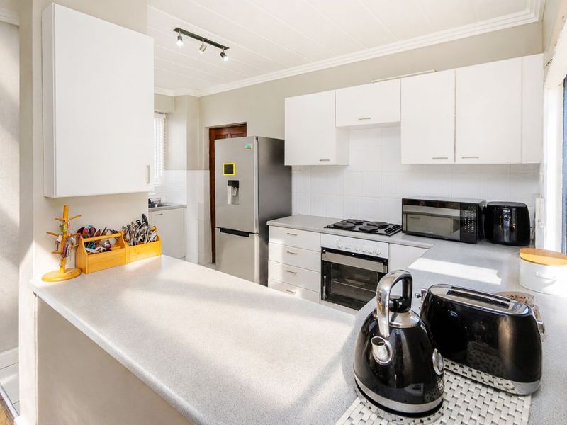 Townhouse For Sale in Magaliessig - Photo 9