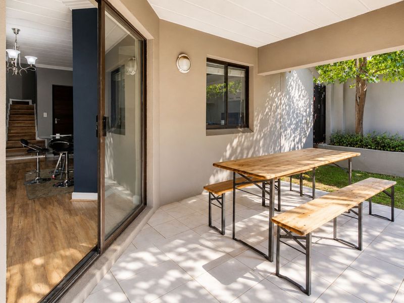 Townhouse For Sale in Magaliessig - Photo 6