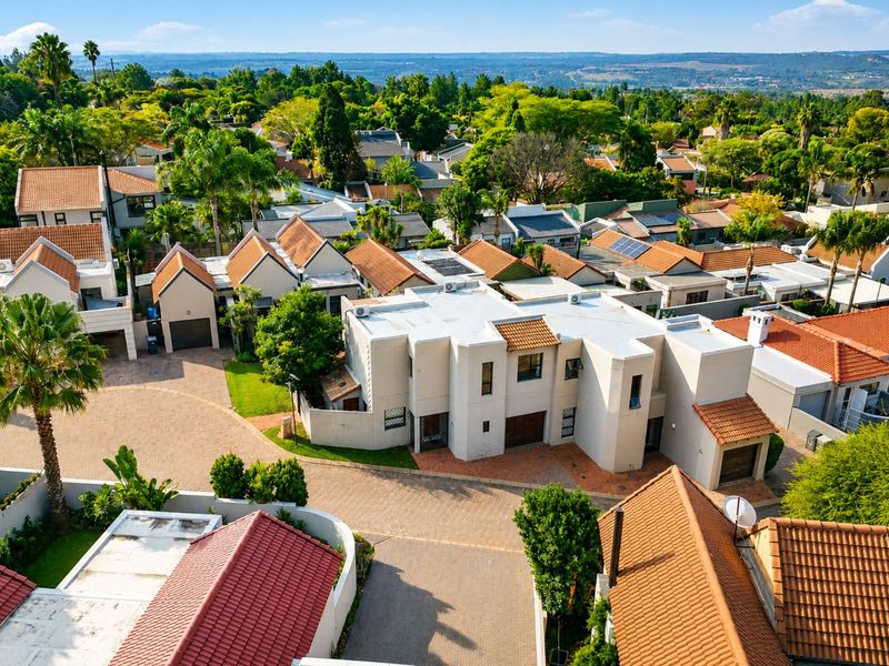 Townhouse For Sale in Magaliessig - Photo 2