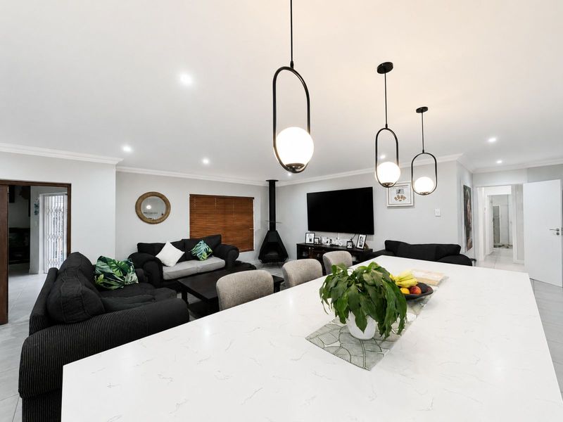 House For Sale in Secunda Central - Photo 3