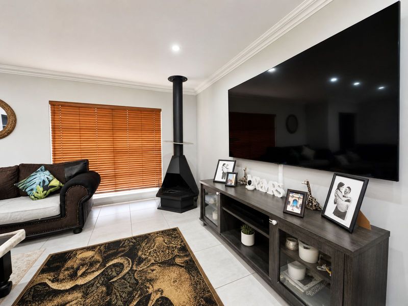 House For Sale in Secunda Central - Photo 9